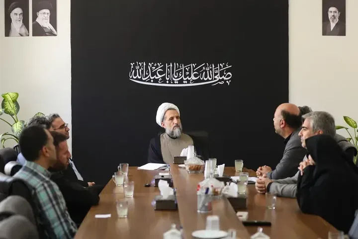 تأکید امام جمعه قزوین بر خدمت‌رسانی شایسته در رویدادهای پیش‌رو و ایجاد نمایشگاه دائمی عفاف و حجاب