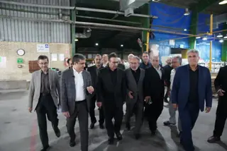 استاندار قزوین از واحد تولیدی «نفیس نخ» در شهرک صنعتی لیا بازدید کرد