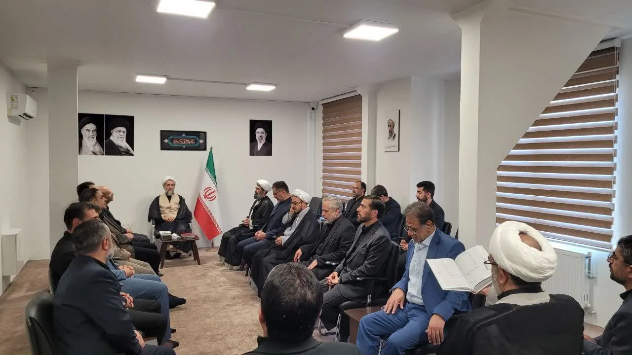 دیدار مدیرکل زندان‌های قزوین و مسئولان قضایی با نماینده ولی‌فقیه در استان به مناسبت هفته قوه قضاییه