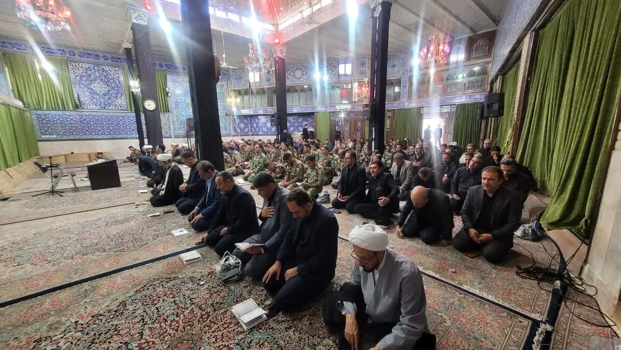 برگزاری مراسم زیارت عاشورا به مناسبت هفته قوه قضاییه در حسینیه امامزاده حسین(ع) قزوین