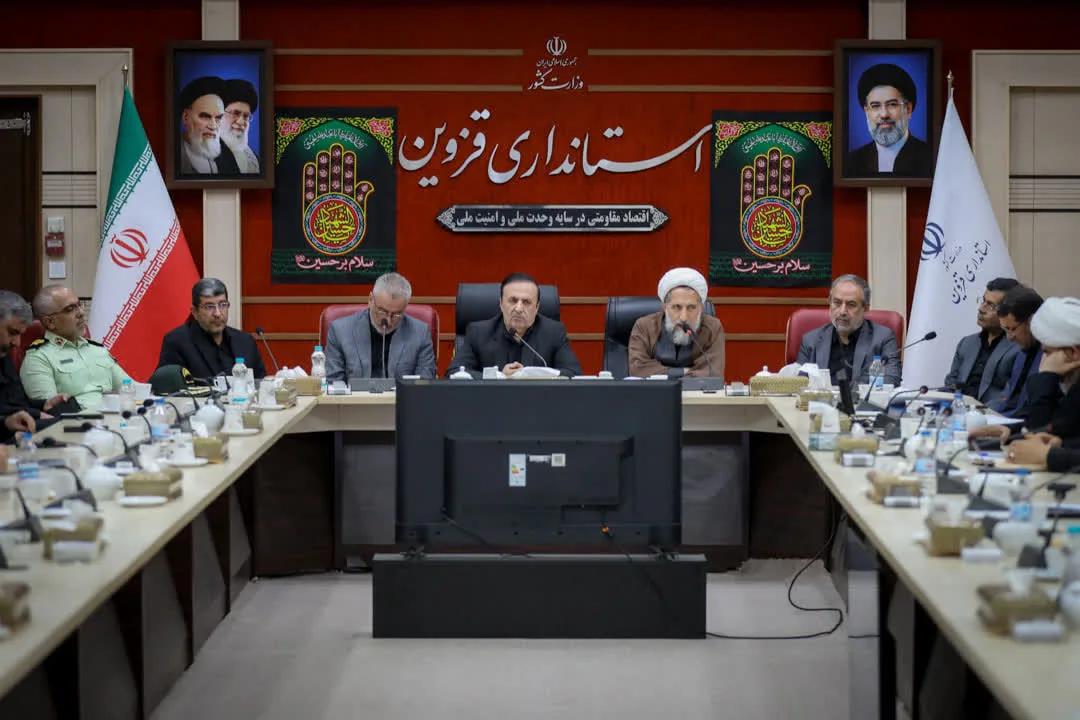 تأکید امام جمعه قزوین بر تداوم تجمعات شبانه؛ هم‌افزایی مردم و مسئولان در قرارگاه رهبر شهید