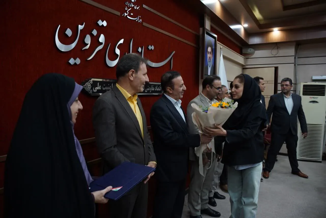 گزارش تصویری تجلیل استاندار قزوین از قهرمانان فراملی استان در سه‌ماهه نخست سال