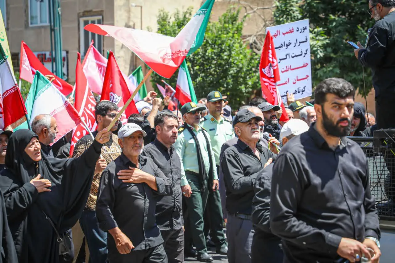 حضور فرمانده انتظامی استان قزوین در جمع عزاداران و عاشقان سیدالشهدا(ع) در روز عاشورا