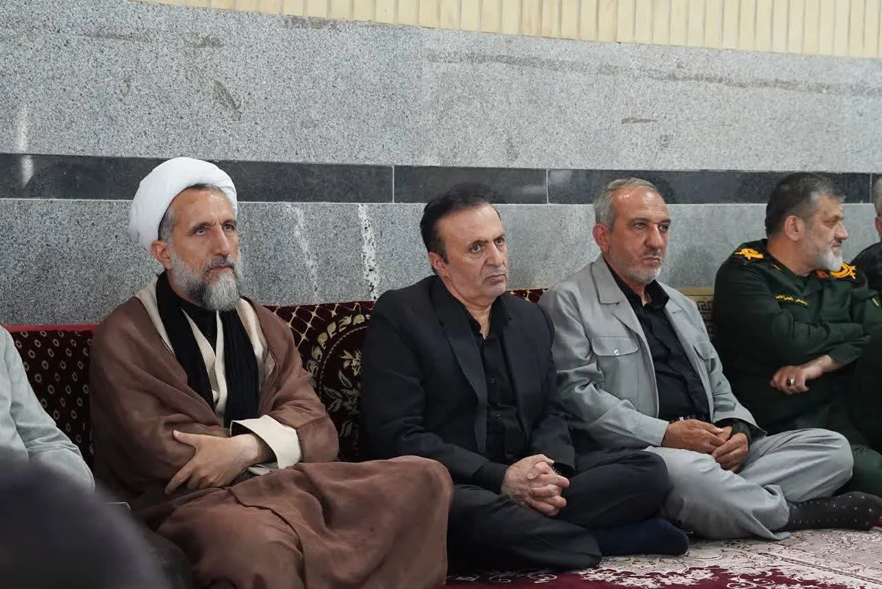 حضور مدیرعامل شرکت گاز قزوین در مراسم تجدید بیعت با رهبر انقلاب در روستای آقابابا