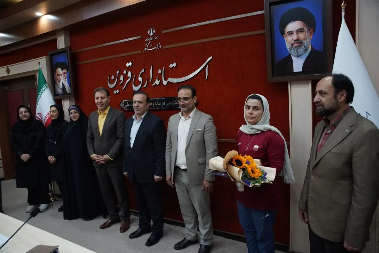 گزارش تصویری تجلیل استاندار قزوین از قهرمانان فراملی استان در سه‌ماهه نخست سال