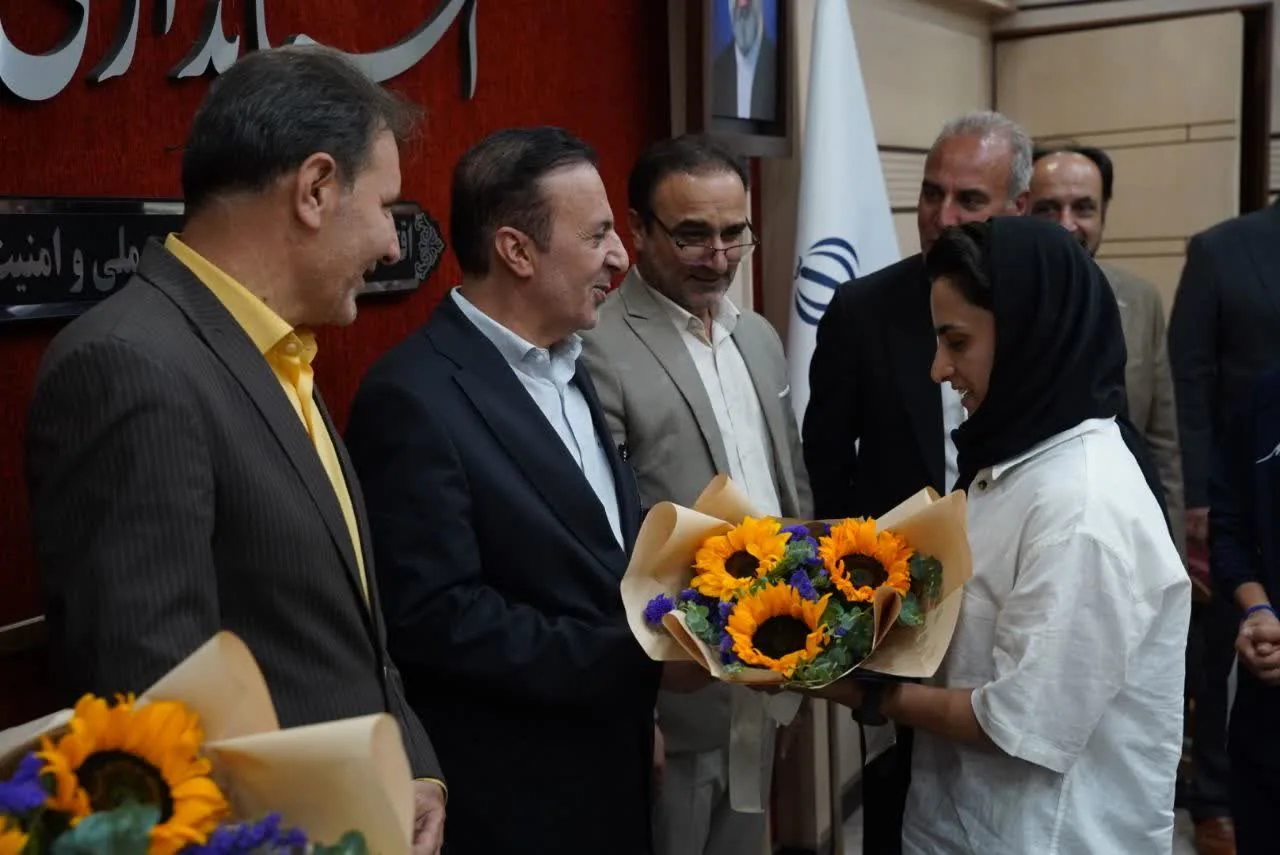 گزارش تصویری تجلیل استاندار قزوین از قهرمانان فراملی استان در سه‌ماهه نخست سال