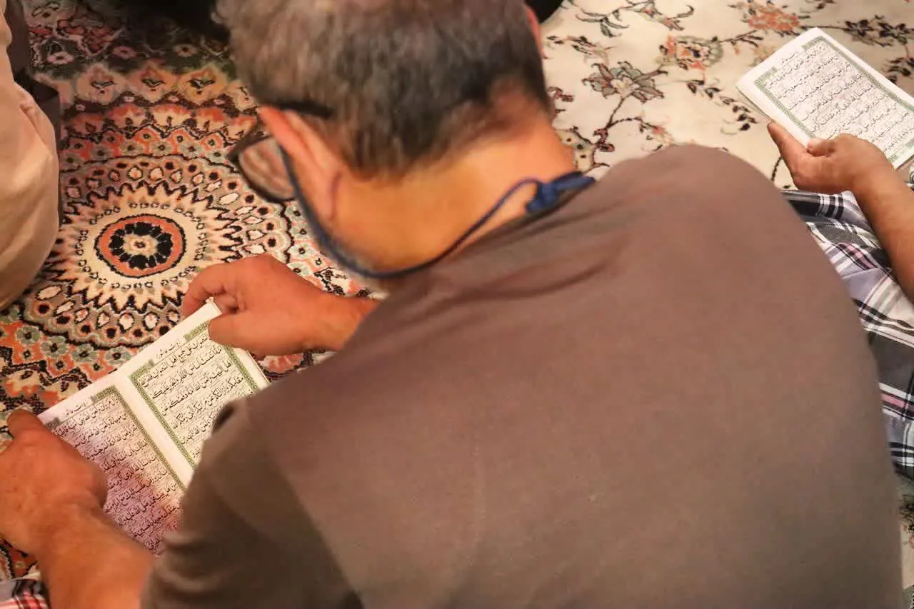 برگزاری مراسم زیارت عاشورا در دهه اول محرم با حضور کارکنان و زندانیان زندان مرکزی قزوین